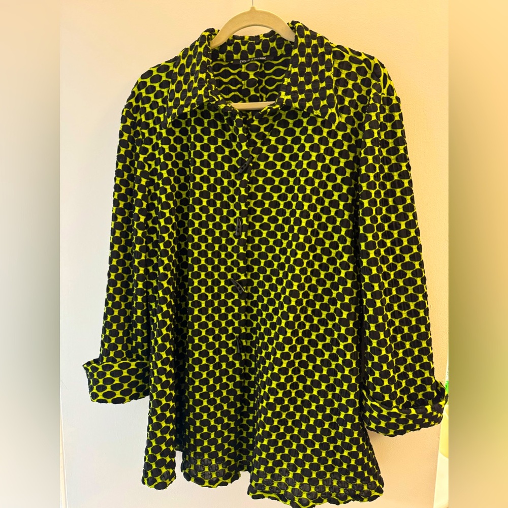Women’s tunic by Evelyn & Arthur in green and black size XL EXCELLENT CONDITION